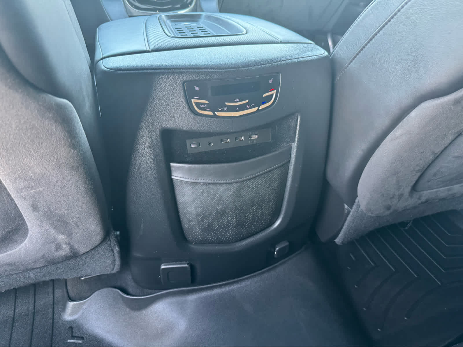 2017 Cadillac Escalade ESV Platinum photo 19