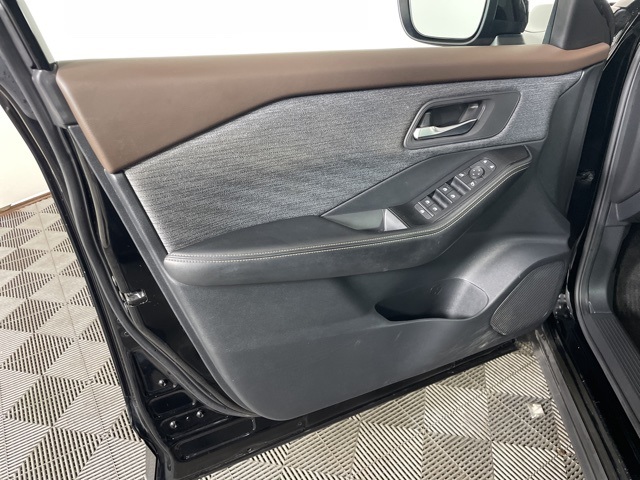 2022 Nissan Rogue SV photo 4