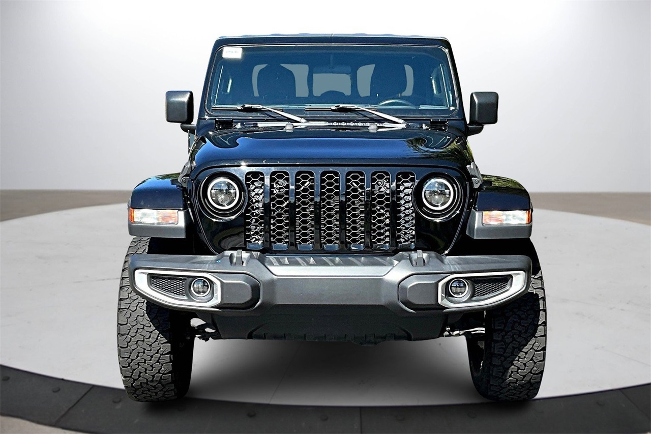 2021 Jeep Gladiator Sport photo 3