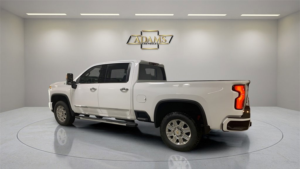 2025 Chevrolet Silverado 2500HD High Country photo 3