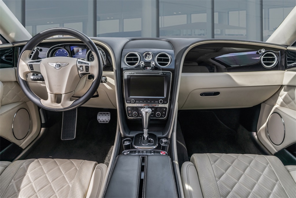 2018 Bentley Flying Spur V8 photo 26