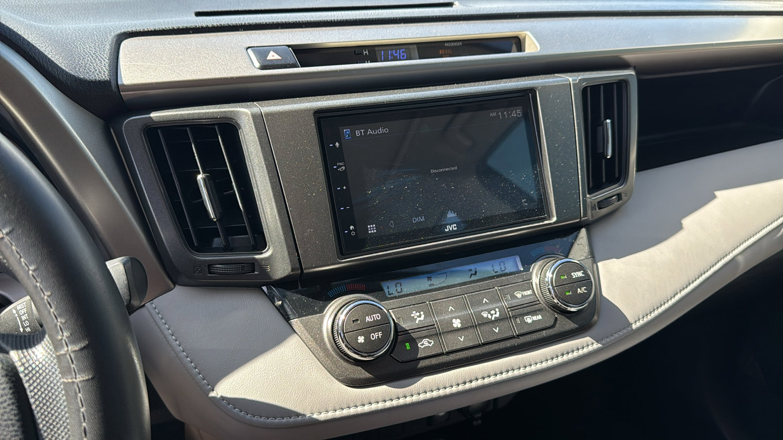 2015 Toyota RAV4 XLE photo 12