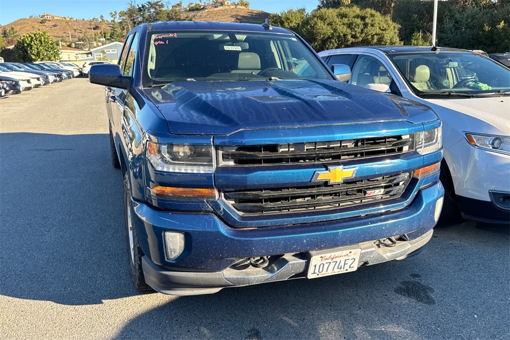2017 Chevrolet Silverado 1500 LT photo 4