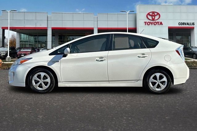 2015 Toyota Prius Three photo 7