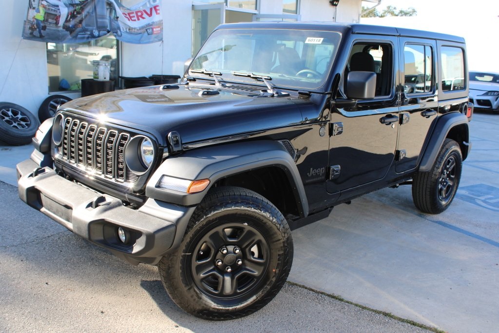 2026 Jeep Wrangler 4-Door Sport's photo