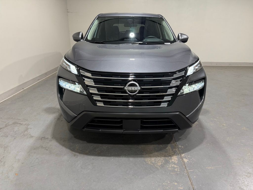 2026 Nissan Rogue SV photo 2