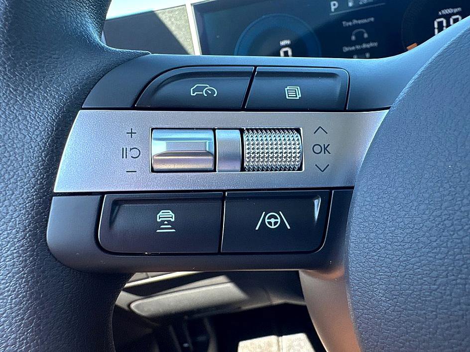 2025 Hyundai Tucson SE photo 11