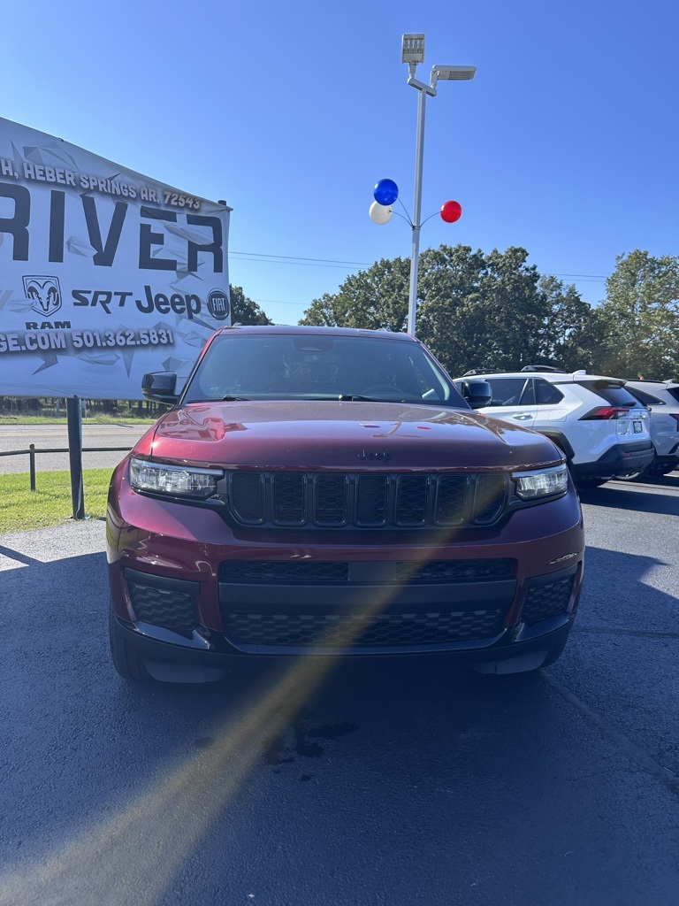 2023 Jeep Grand Cherokee Altitude photo 4