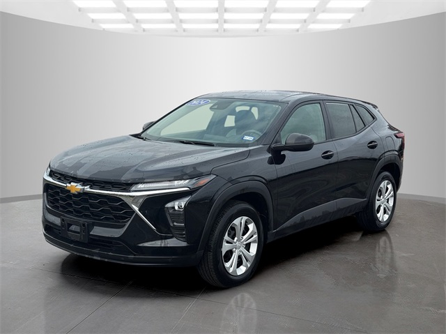 2024 Chevrolet Trax LS photo 3