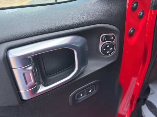 2021 Jeep Gladiator Willys photo 17