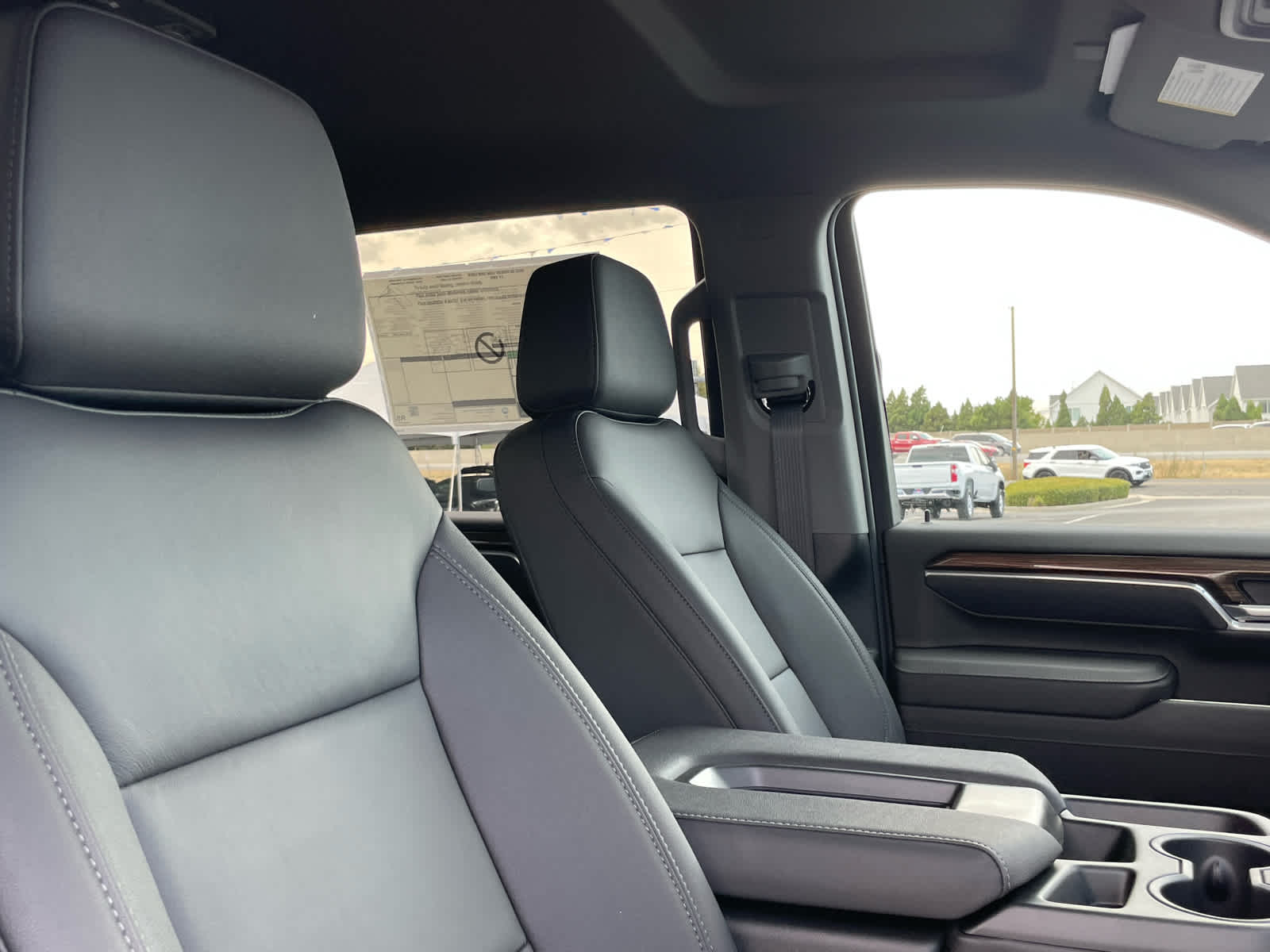 2025 Chevrolet Silverado 3500HD LT photo 37