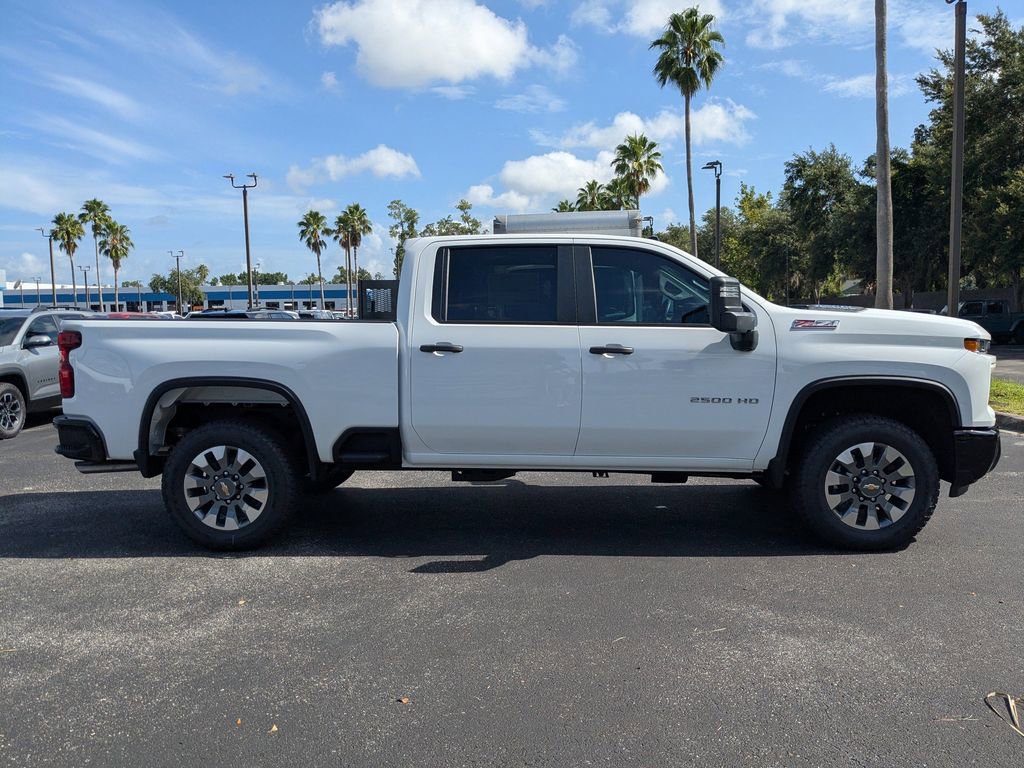 2025 Chevrolet Silverado Custom photo 3