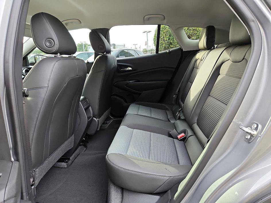 2025 Chevrolet Trax LT photo 9