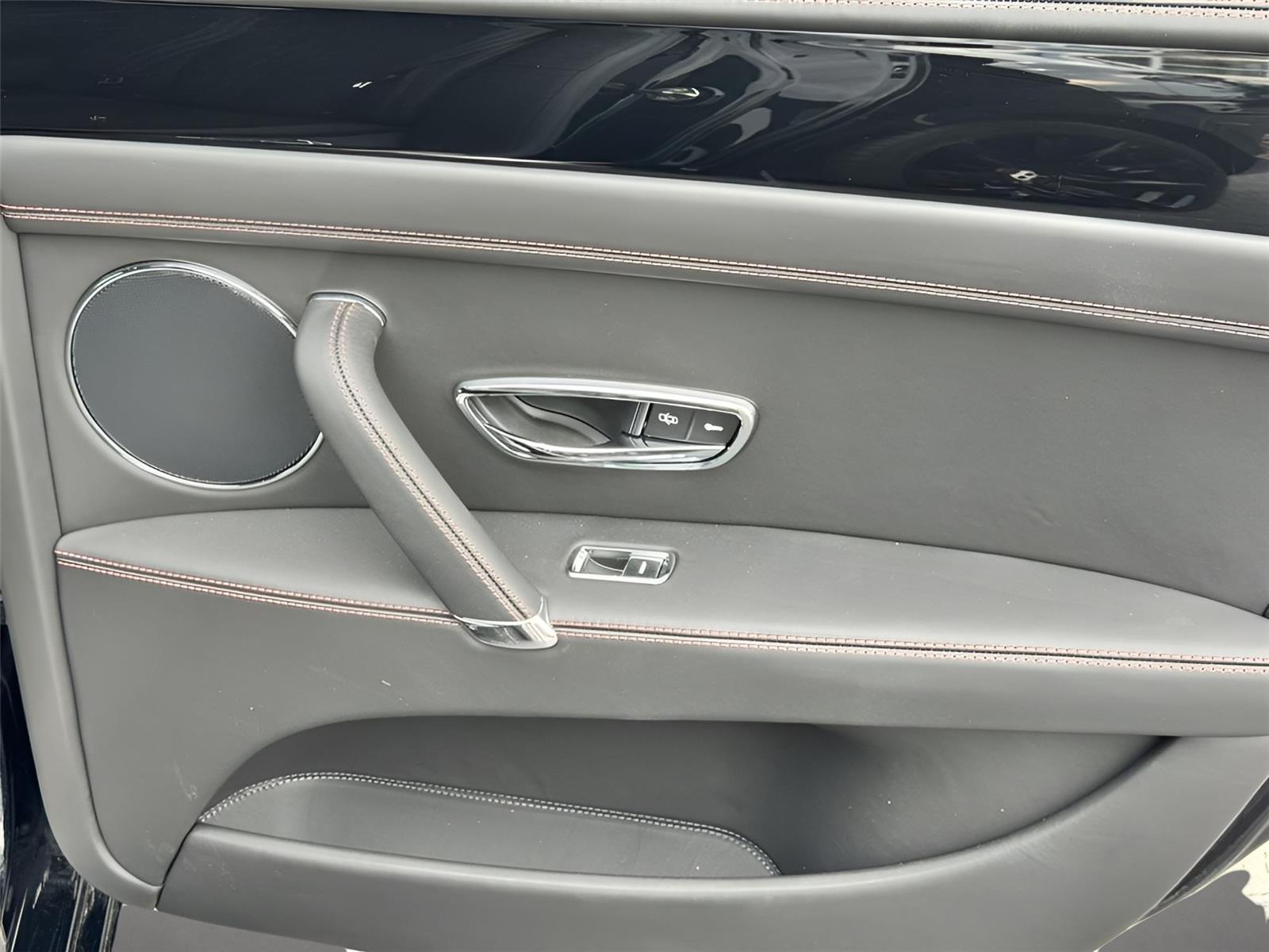 2018 Bentley Flying Spur V8 S photo 22