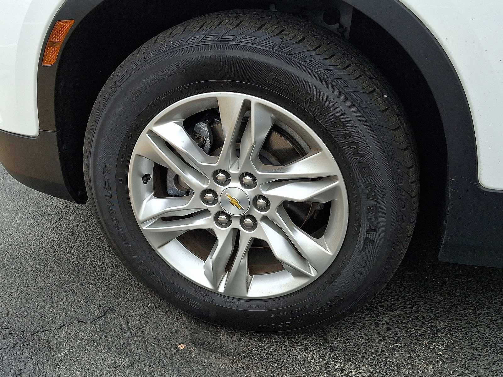 2019 Chevrolet Blazer Base photo 2