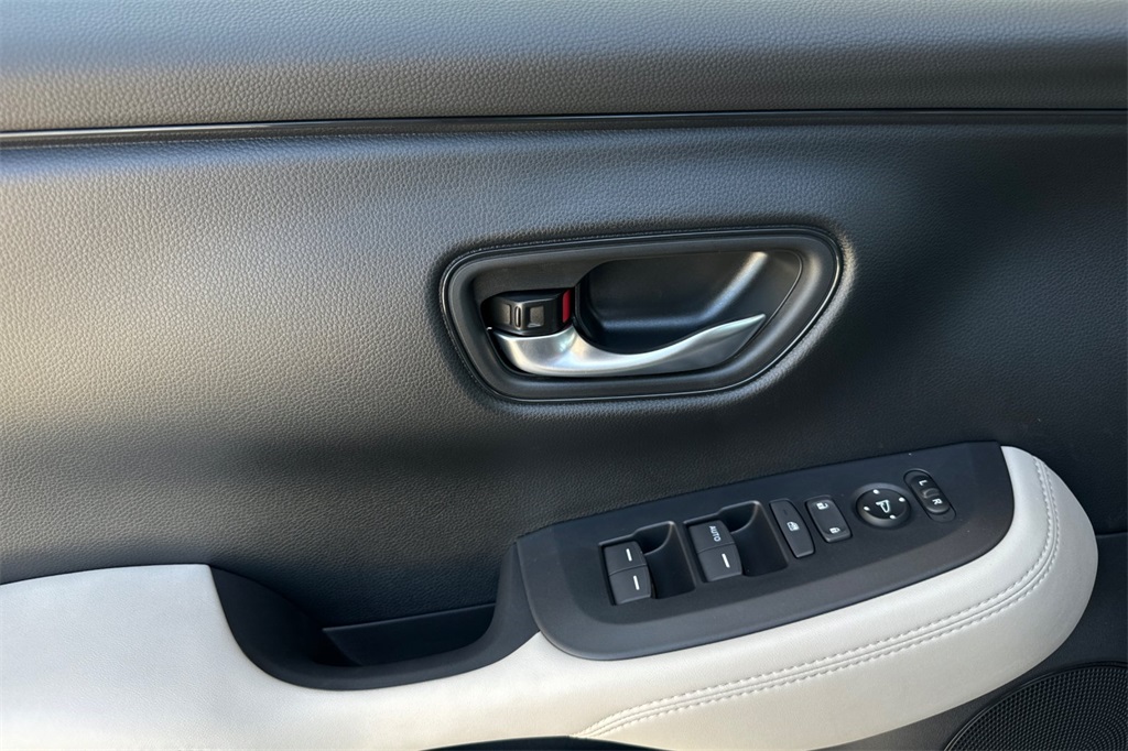 2026 Honda HR-V LX photo 10