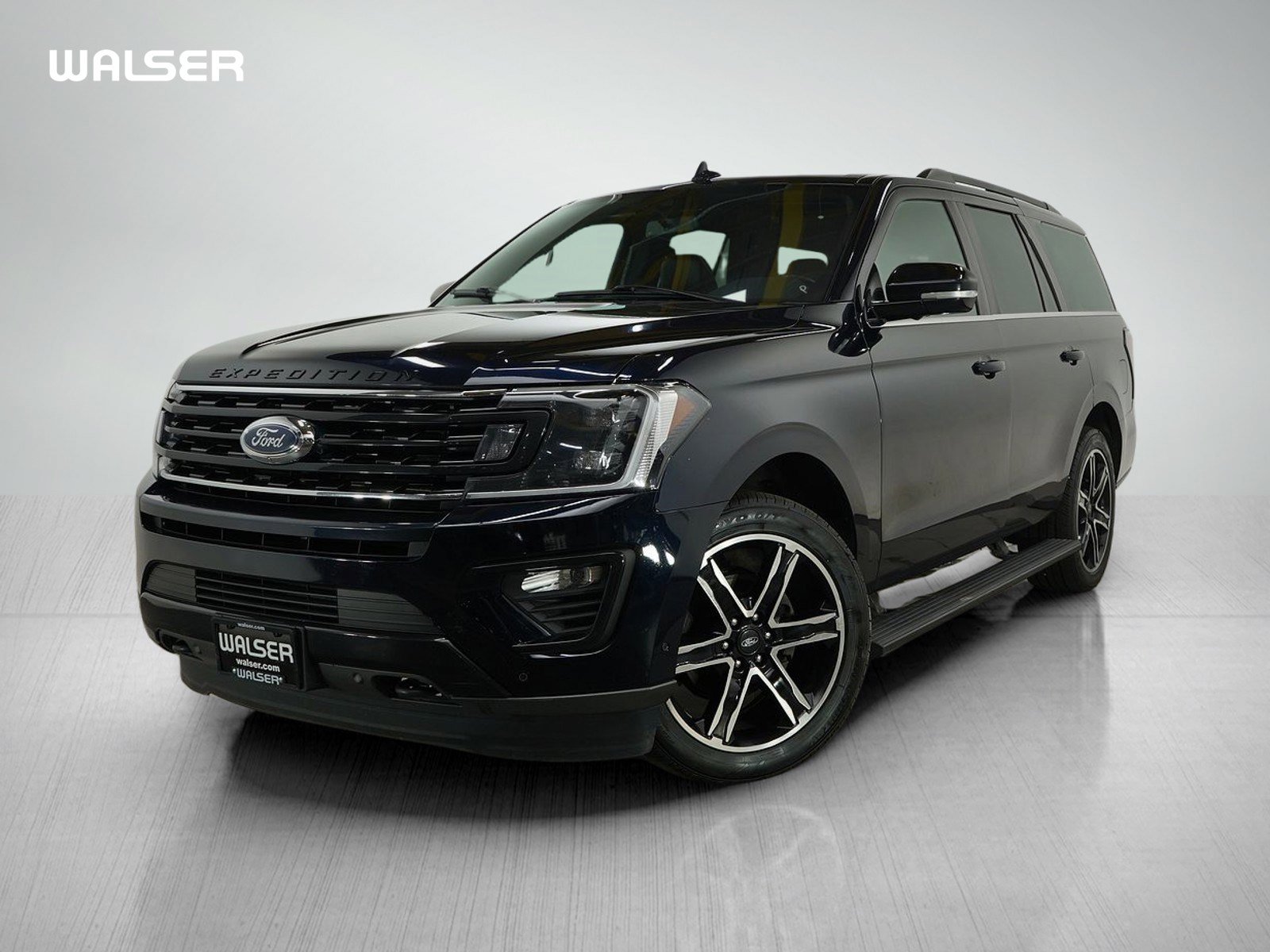 2021 Ford Expedition Limited's photo