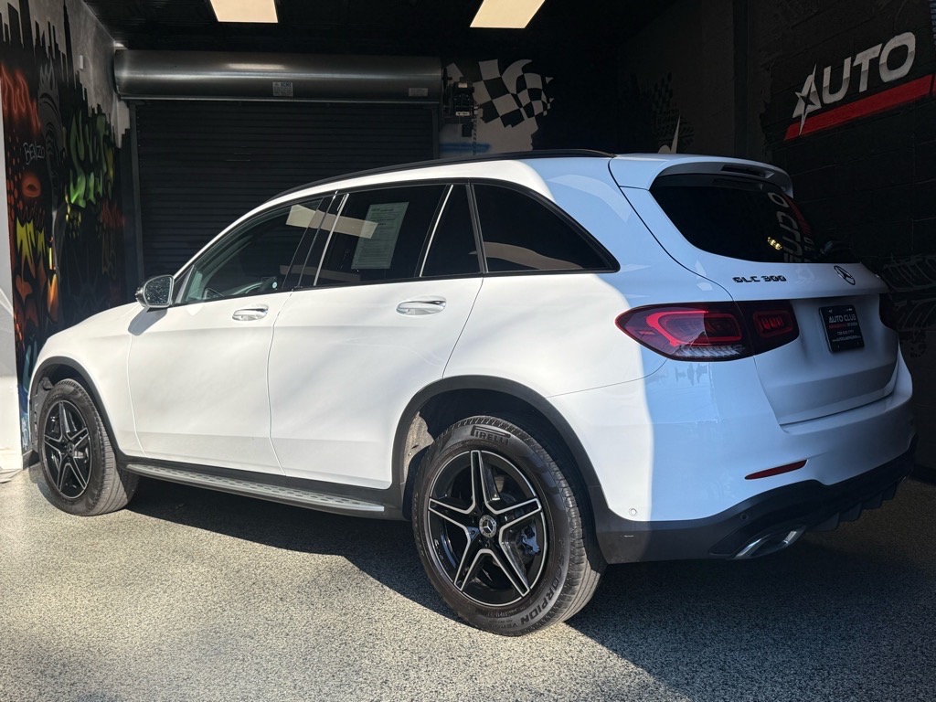 2022 Mercedes Benz GLC 300 4MATIC photo 3