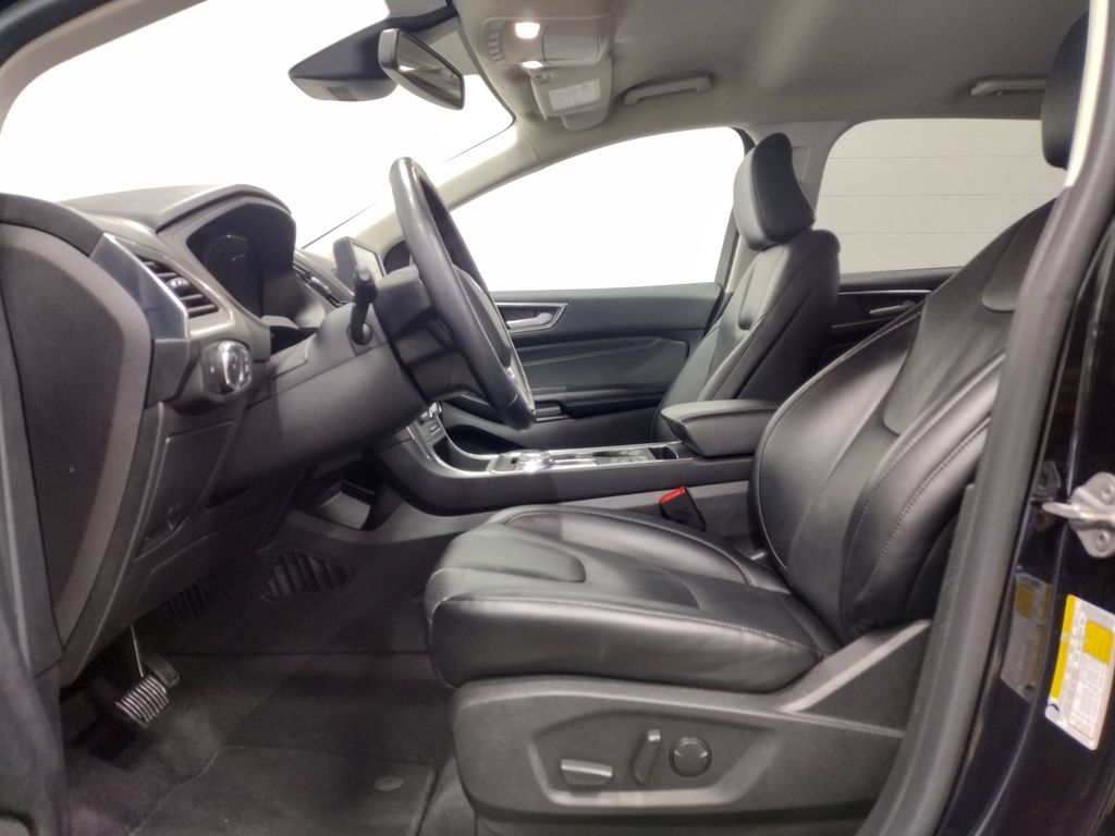 2022 Ford Edge Titanium photo 17
