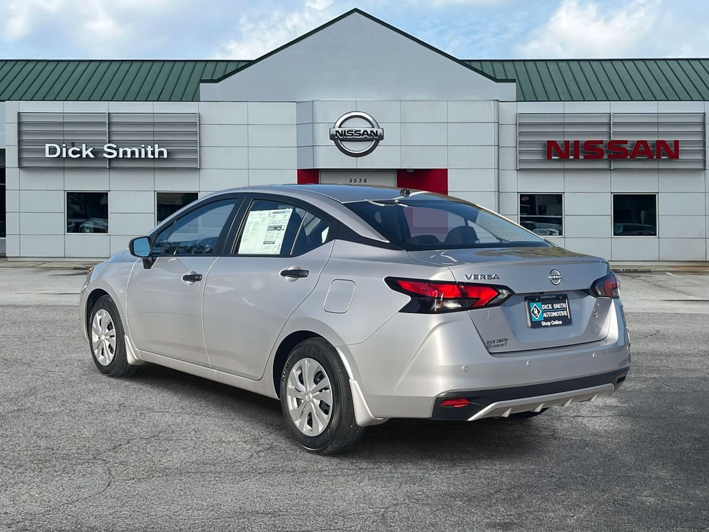 2025 Nissan Versa 1.6 S photo 4