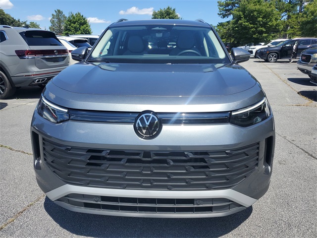 2025 Volkswagen Tiguan SE photo 2
