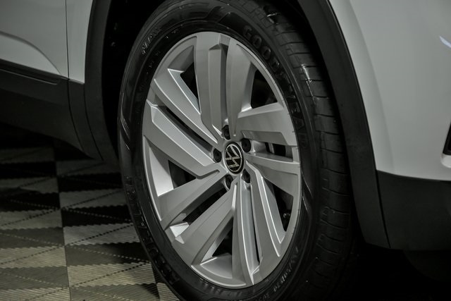 2022 Volkswagen Atlas Cross Sport V6 SE Technology photo 3