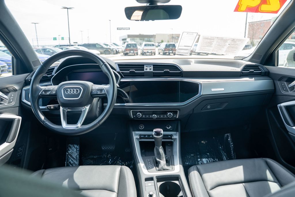 2024 Audi Q3 45 TFSI S line Premium photo 15