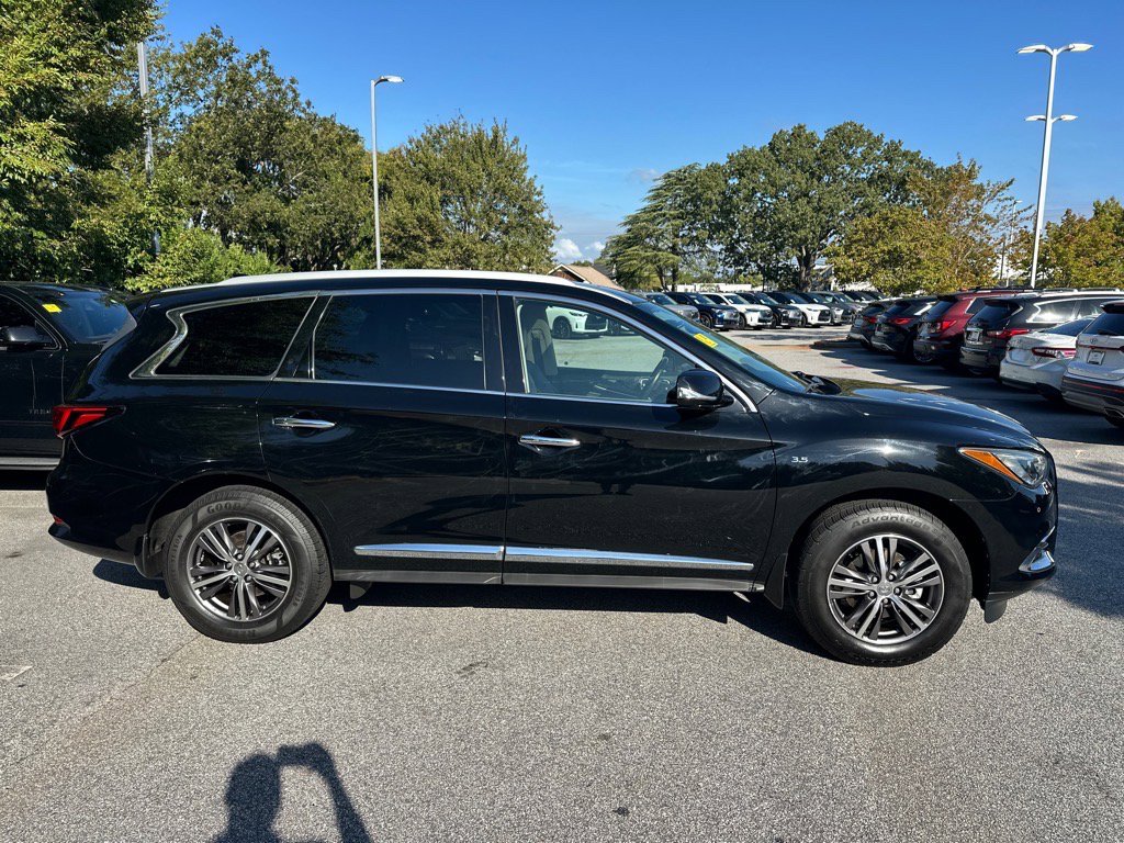 2019 Infiniti QX60 Luxe photo 2