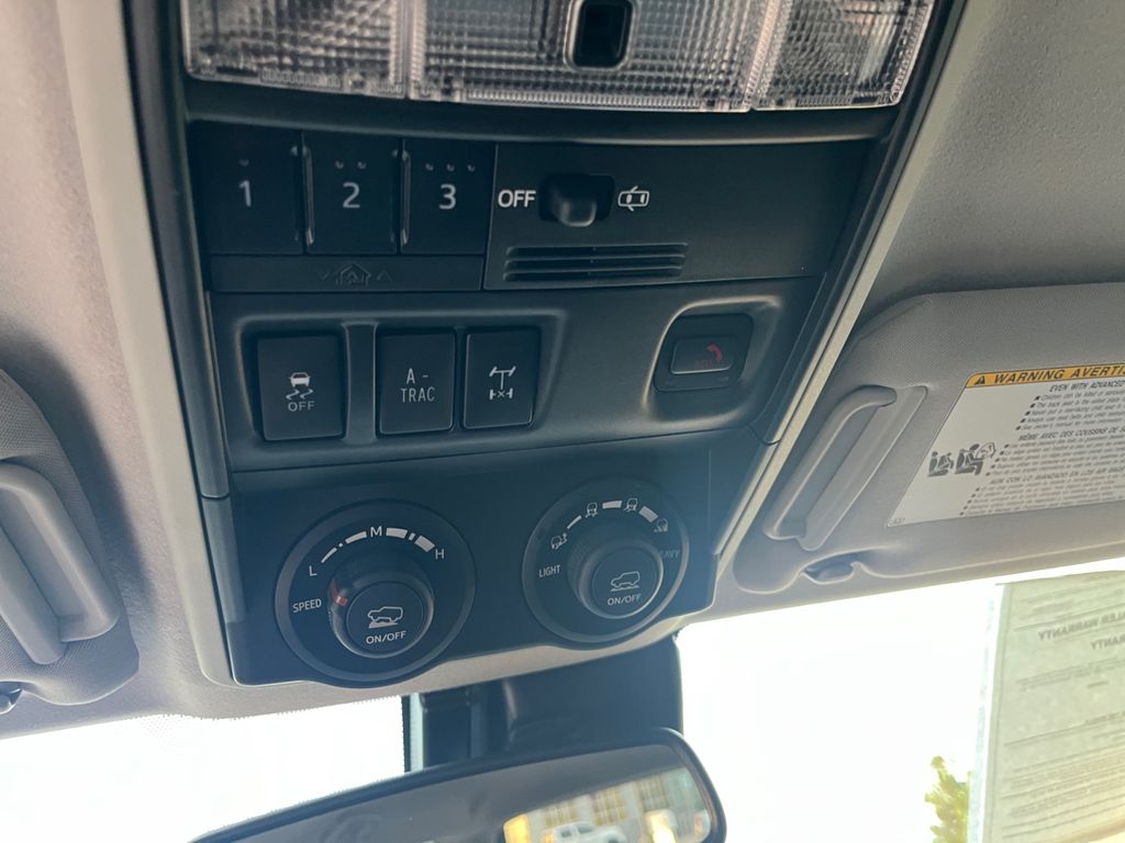 2023 Toyota 4Runner TRD Off-Road Premium photo 28