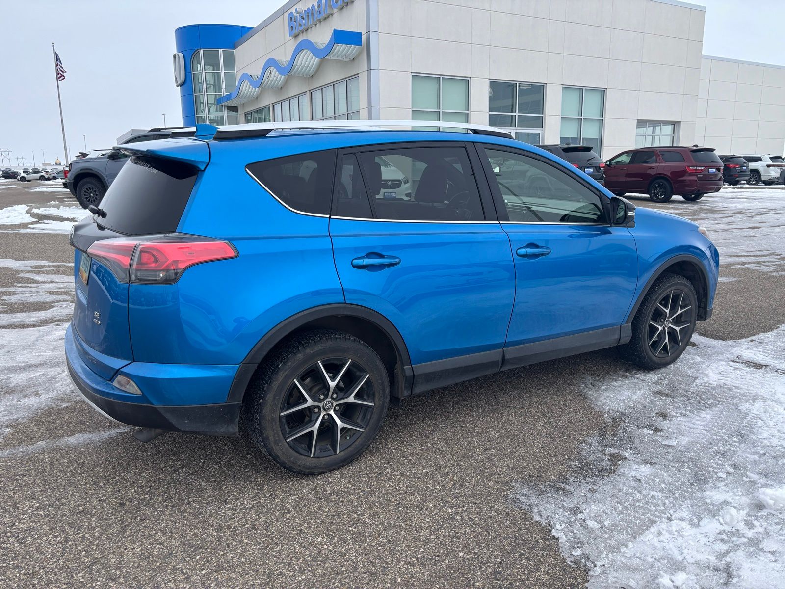 2016 Toyota RAV4 SE photo 3