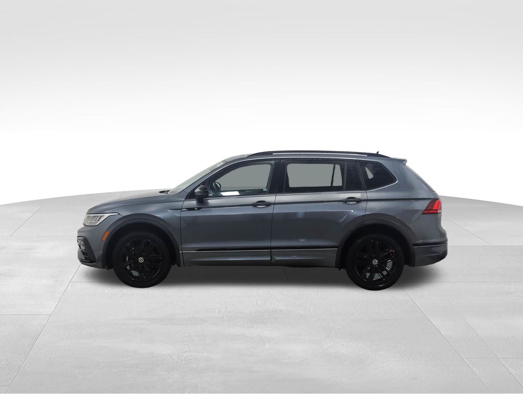 Used 2022 Volkswagen Tiguan SE R-LINE BLACK with VIN 3VV8B7AX7NM153532 for sale in Minneapolis, Minnesota