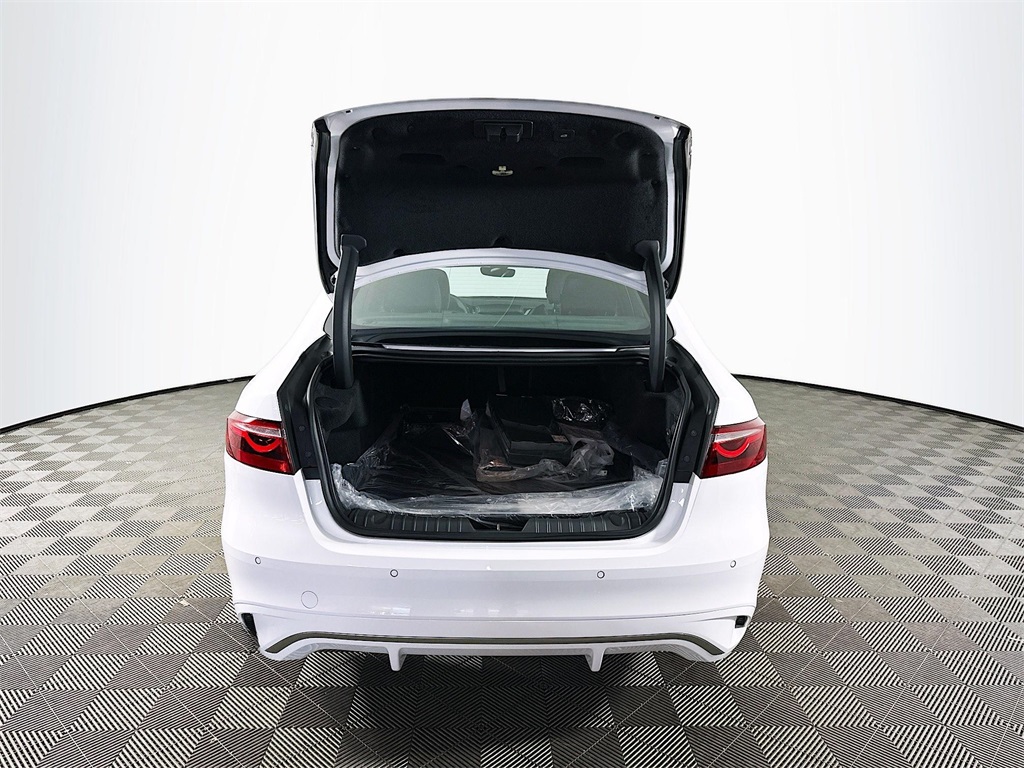 2024 Jaguar XF P300 R-Dynamic SE photo 23