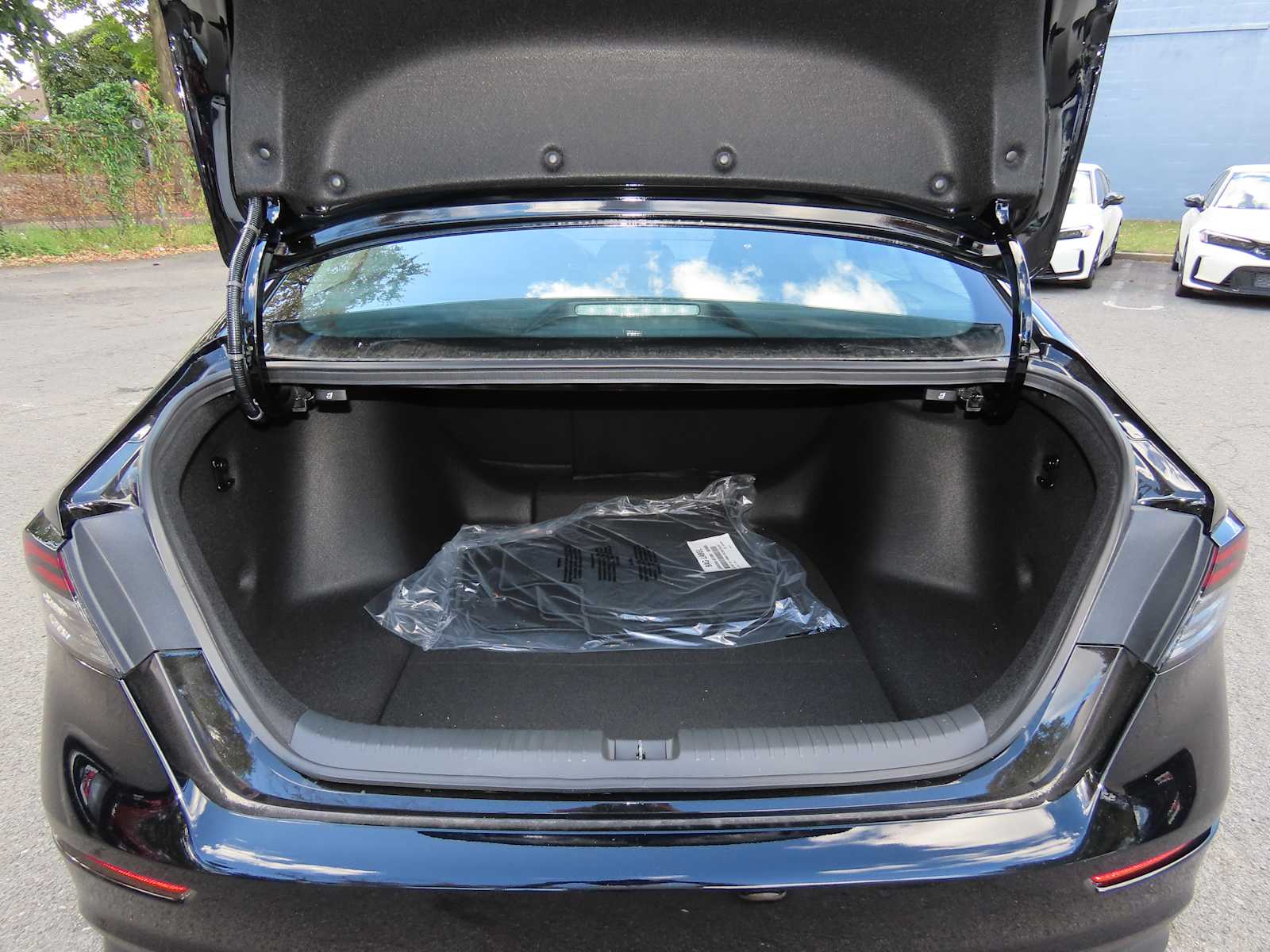 2025 Honda Accord SE photo 9