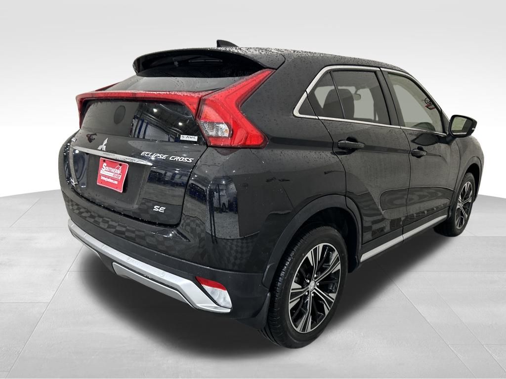 2018 Mitsubishi Eclipse Cross LE photo 4