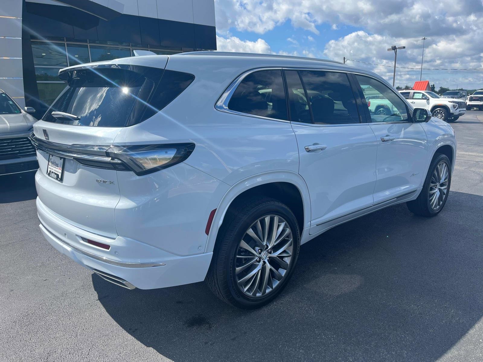 2026 Buick Enclave Avenir photo 3