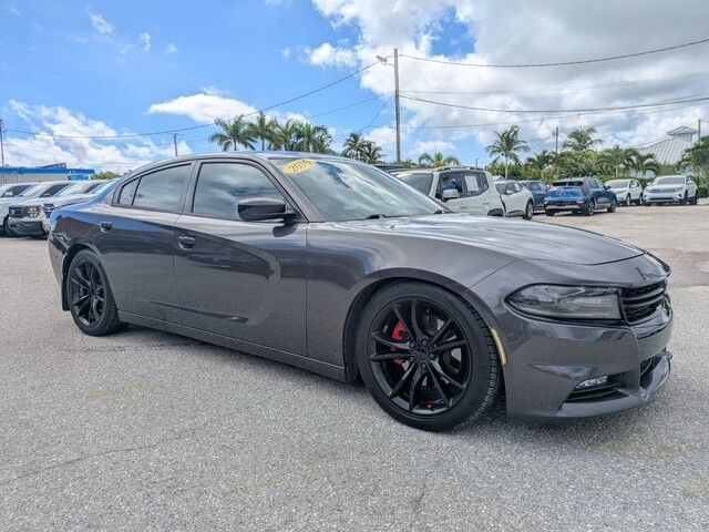 2016 Dodge Charger R/T photo 8