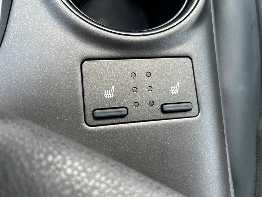 2024 Toyota Camry Hybrid XSE photo 33