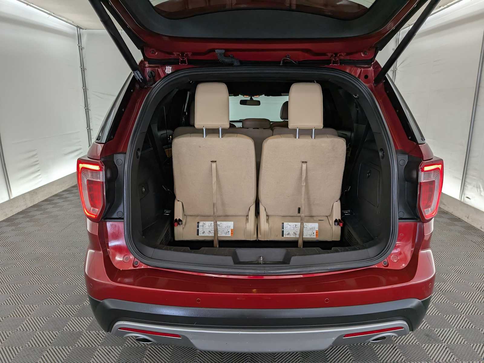 2017 Ford Explorer XLT photo 34