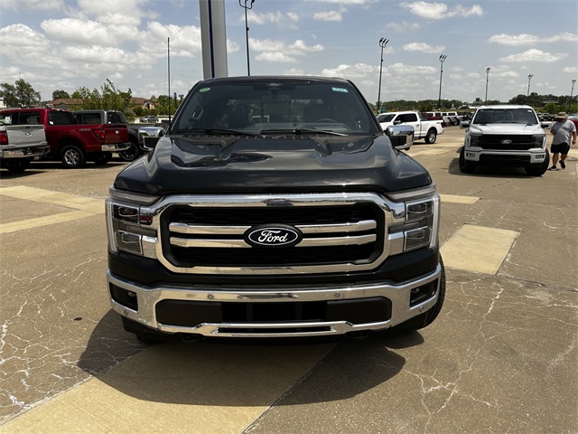 2025 Ford F-150 Lariat photo 3