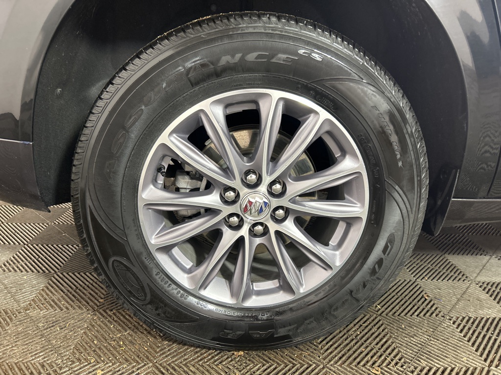 2023 Buick Enclave Essence photo 2