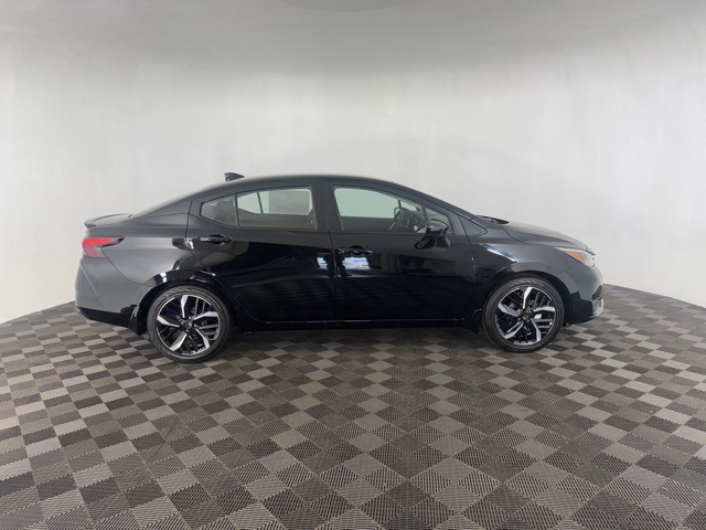 2025 Nissan Versa 1.6 SR photo 7