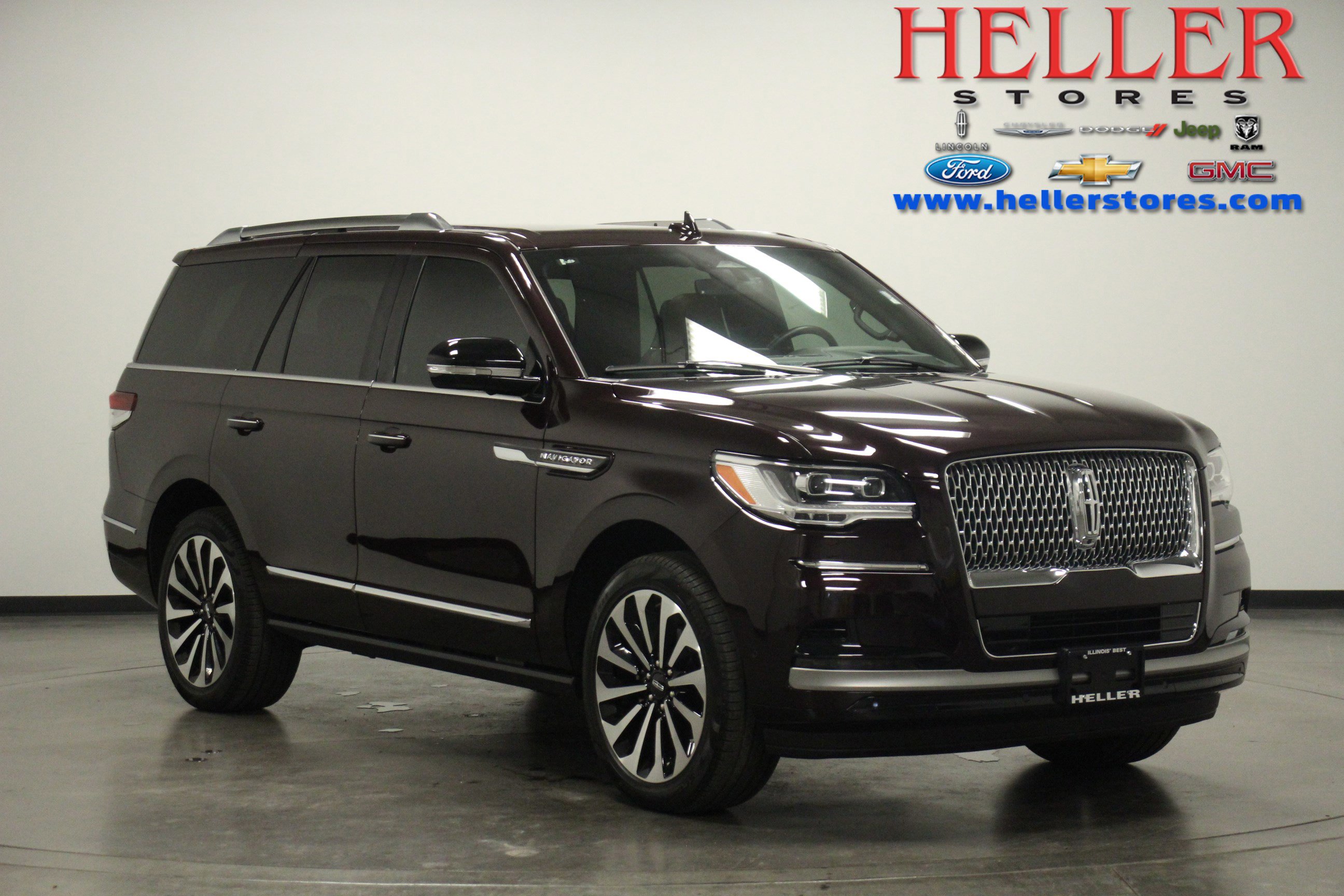 Used 2024 Diamond Red Metallic Tinted Clearcoat Lincoln Reserve image 1