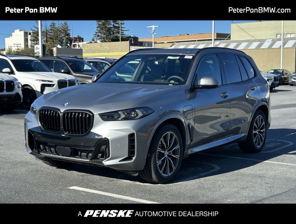 2026 BMW X5 50e's photo