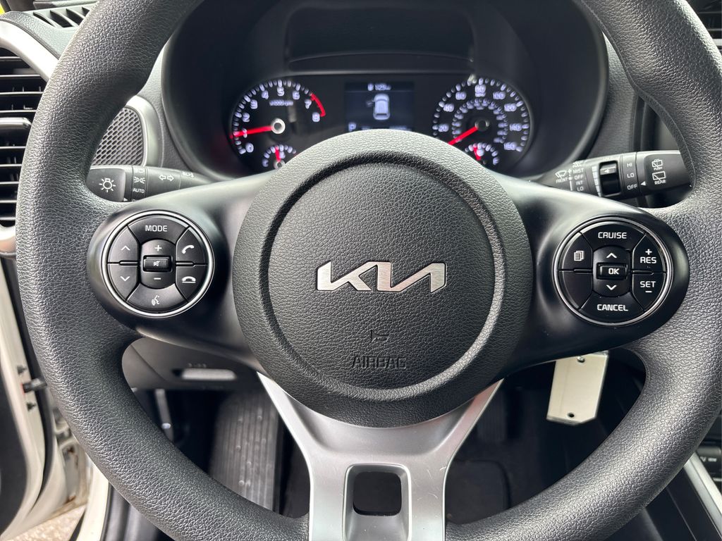 2022 Kia Soul LX photo 19