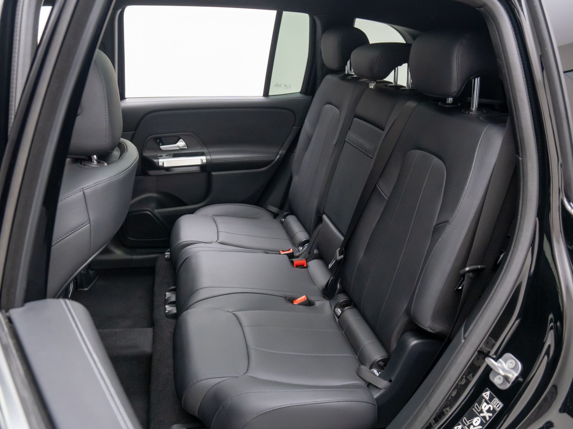 2025 Mercedes Benz GLB 250 4MATIC photo 16