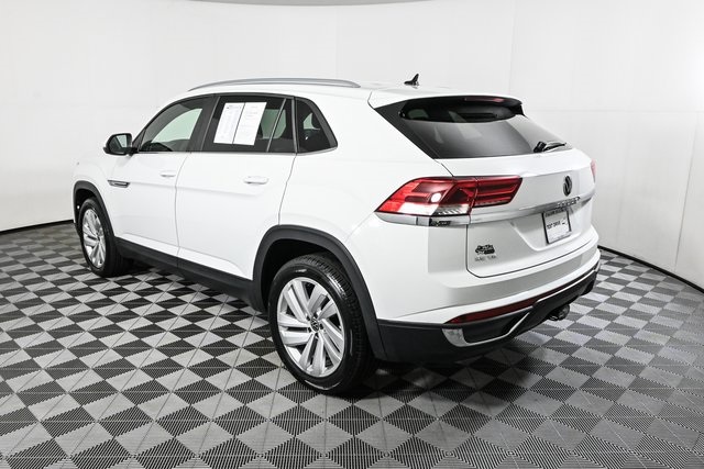 2022 Volkswagen Atlas Cross Sport V6 SE Technology photo 2