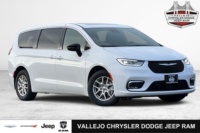 2025 Chrysler Pacifica Select's photo