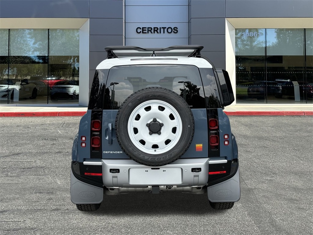 2025 Land Rover Defender 110 S photo 3