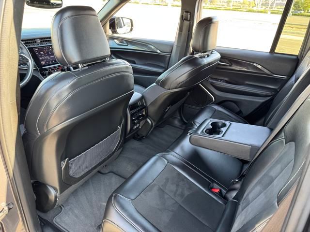 2022 Jeep Grand Cherokee Altitude photo 18