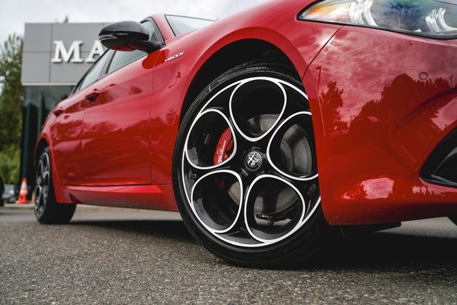 2025 Alfa Romeo Giulia Base photo 6